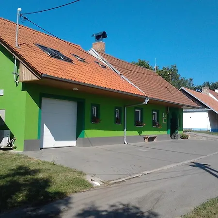 Penzion Ve Vinařství Maláník-osička 3*