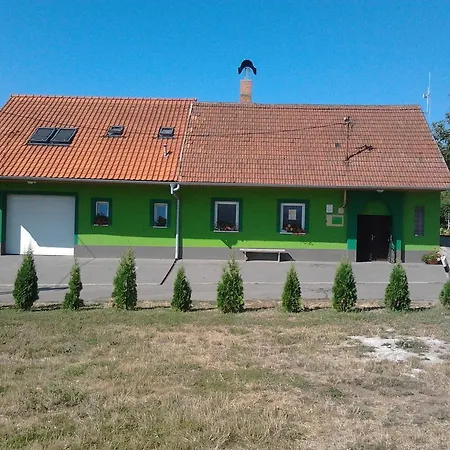 Ve Vinařství Maláník-osička
