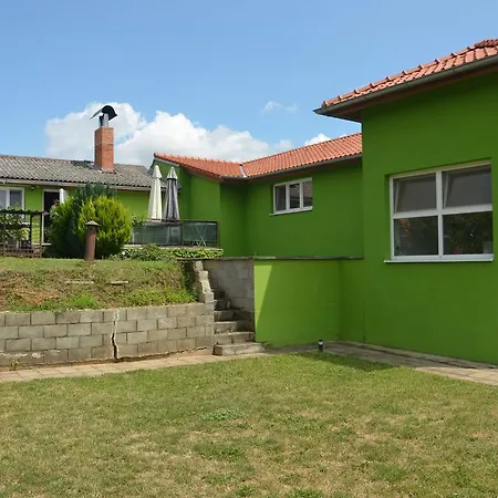 Penzion Ve Vinařství Maláník-osička 3*